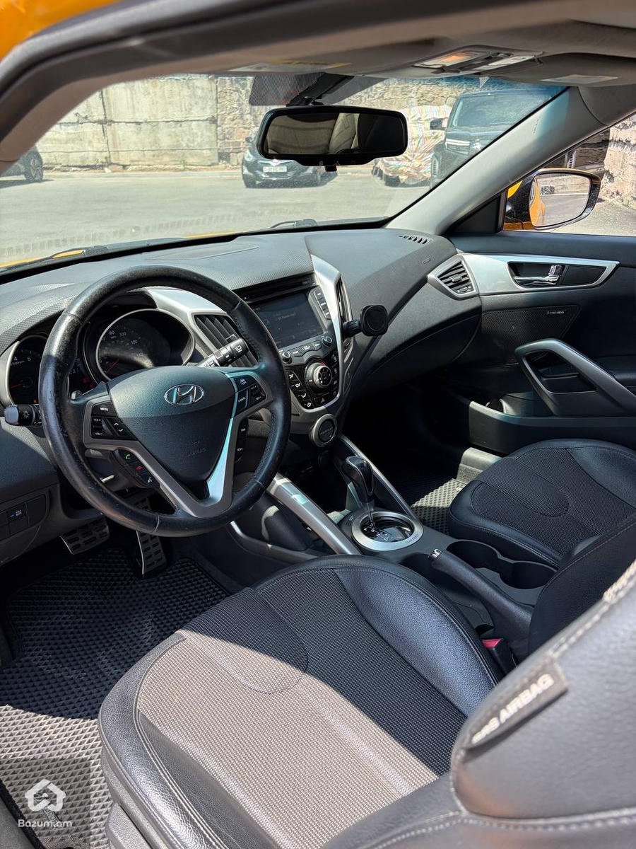 Hyundai Veloster - image 8