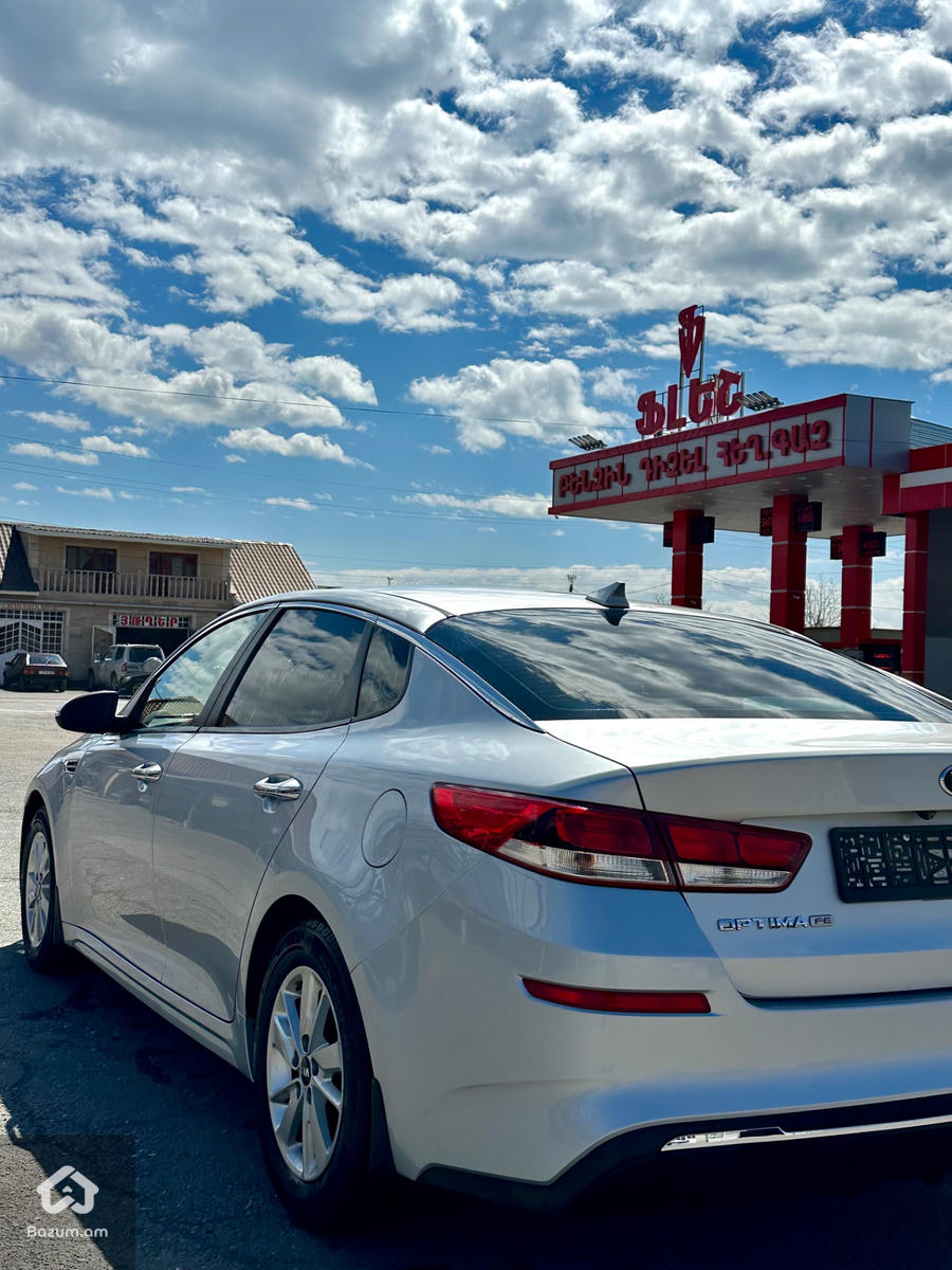 Kia Optima - image 4