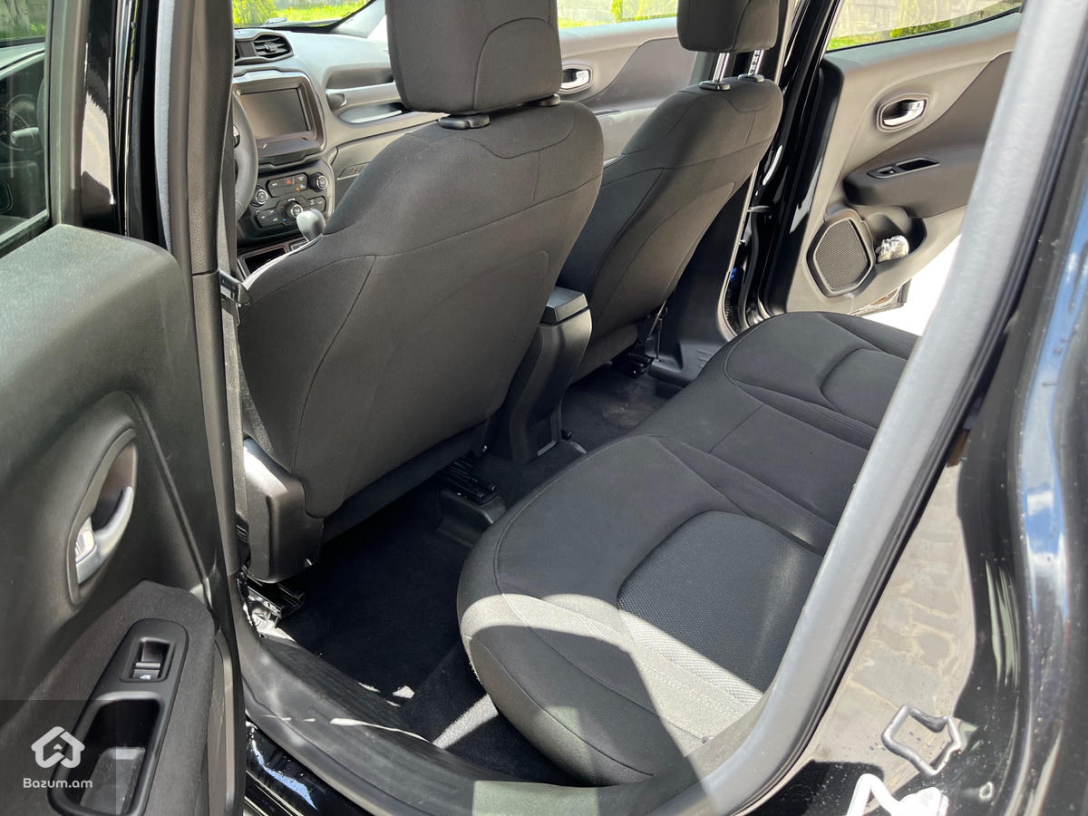 Jeep Renegade  - image 13
