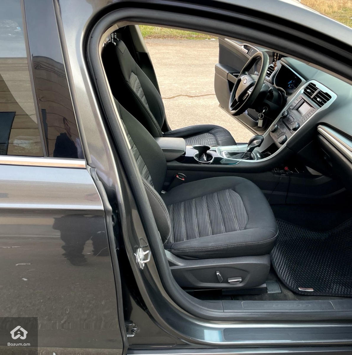 Ford Fusion - image 8