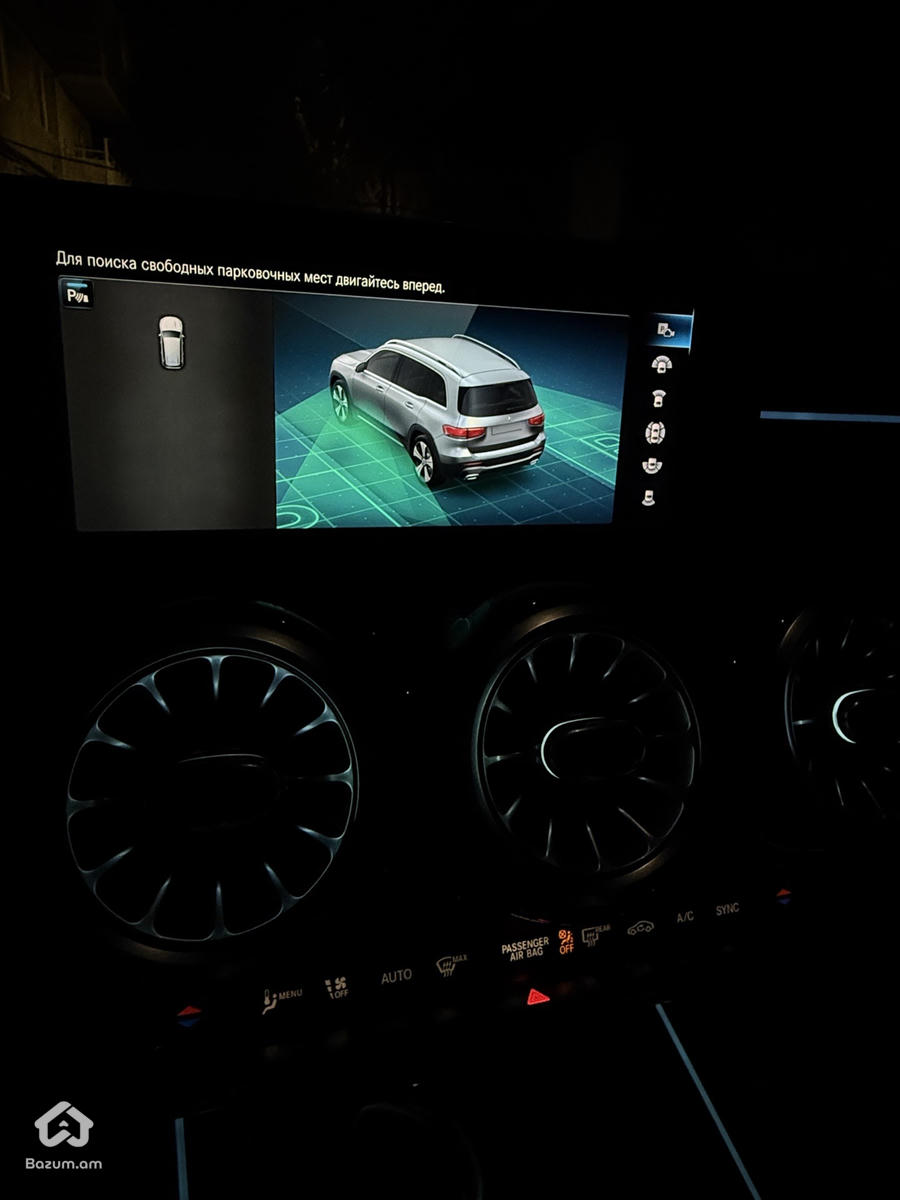 Mercedes Benz GLB250 - image 10