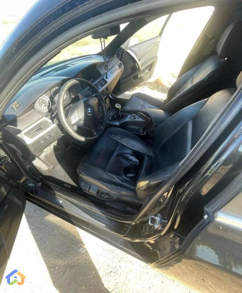BMW E60 - image 2