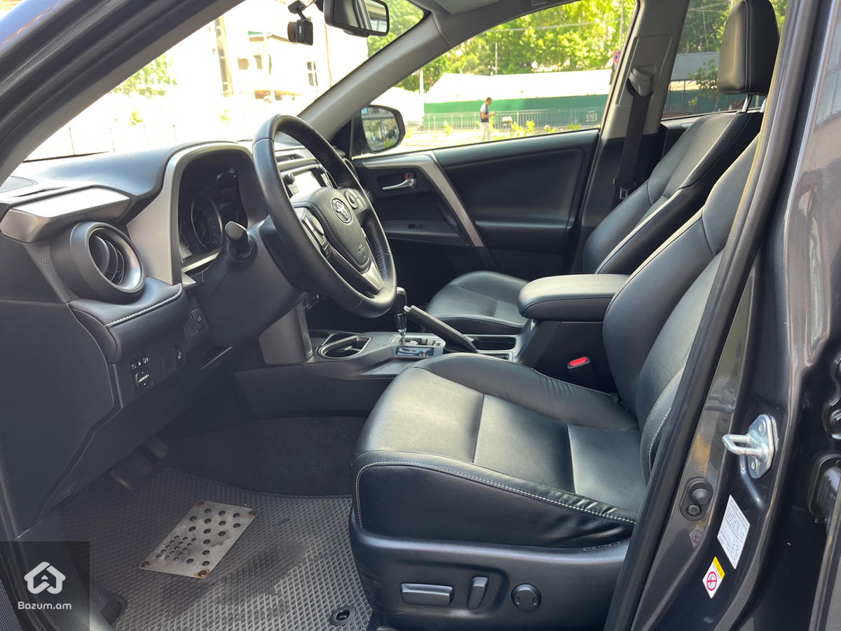 Toyota Rav4 - image 5