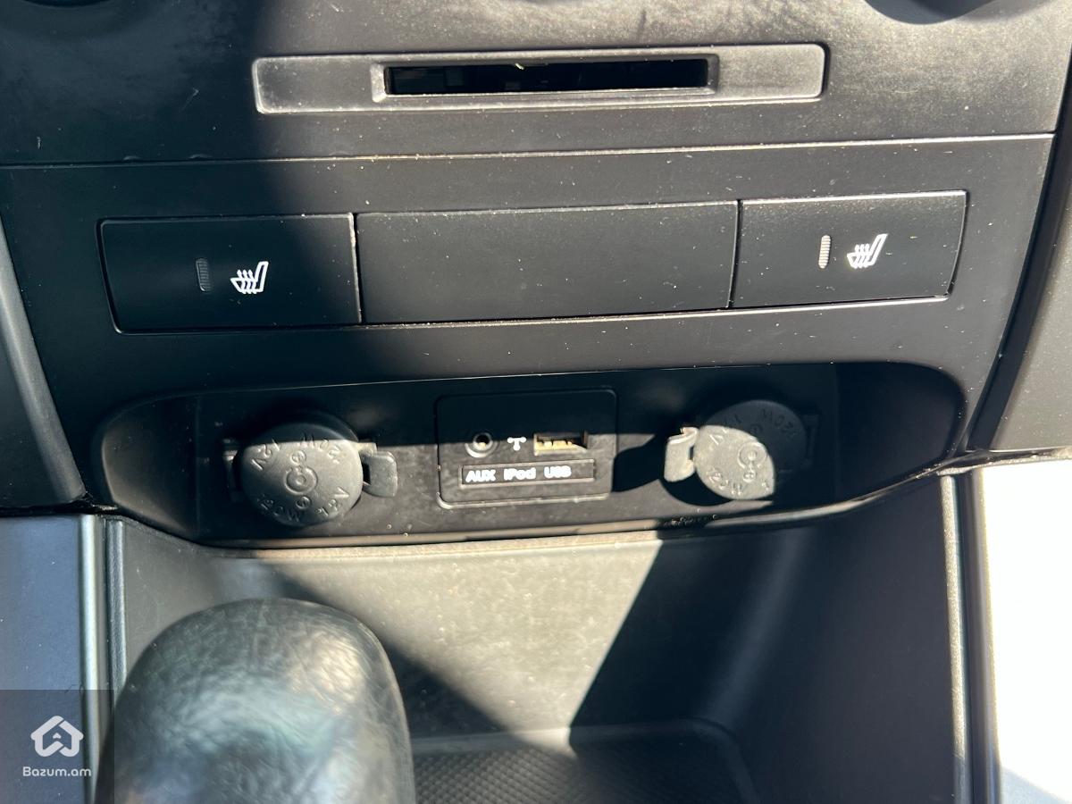 Kia Sorento 2010 - image 14