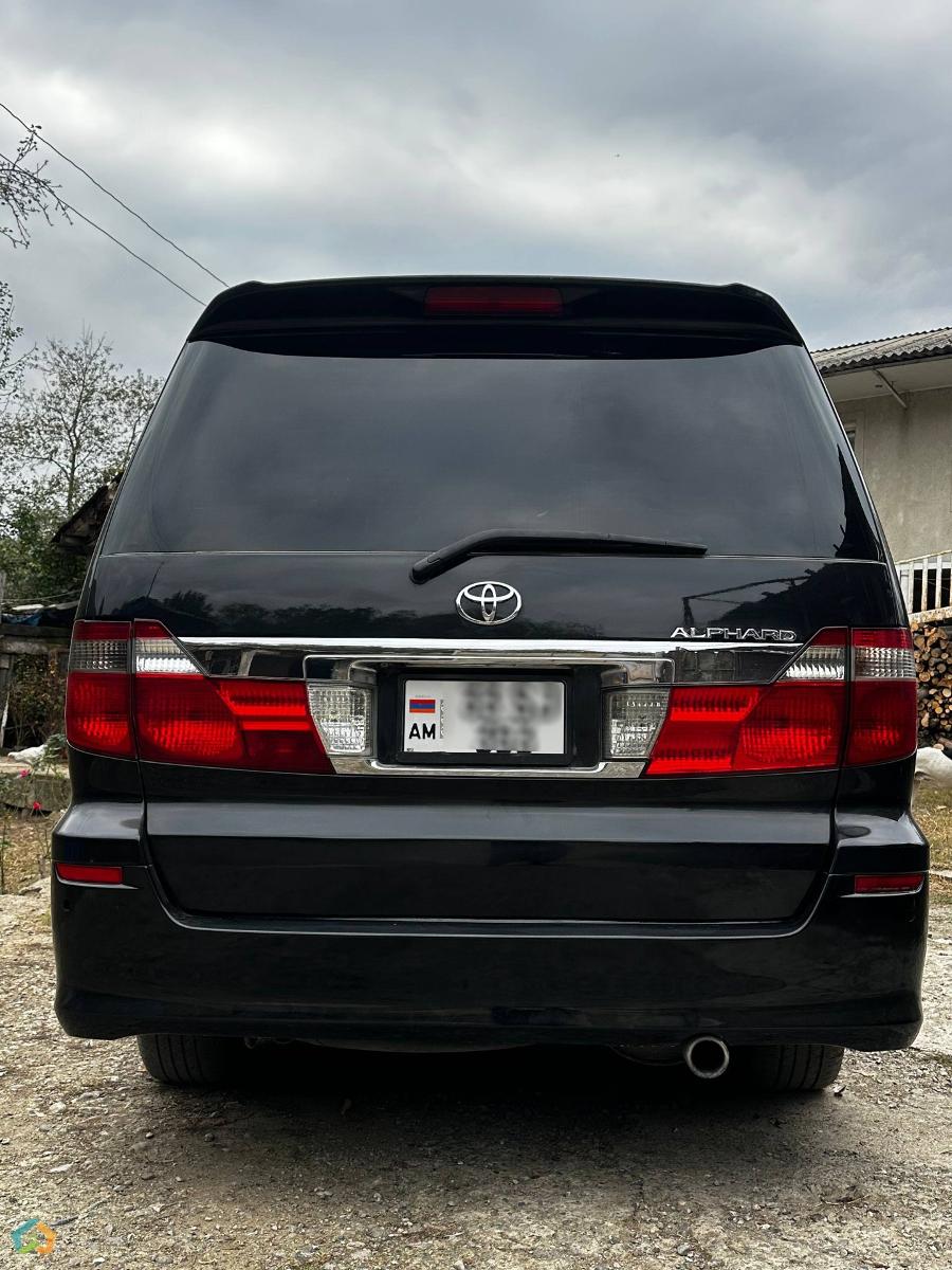 Toyota Alphard - image 6