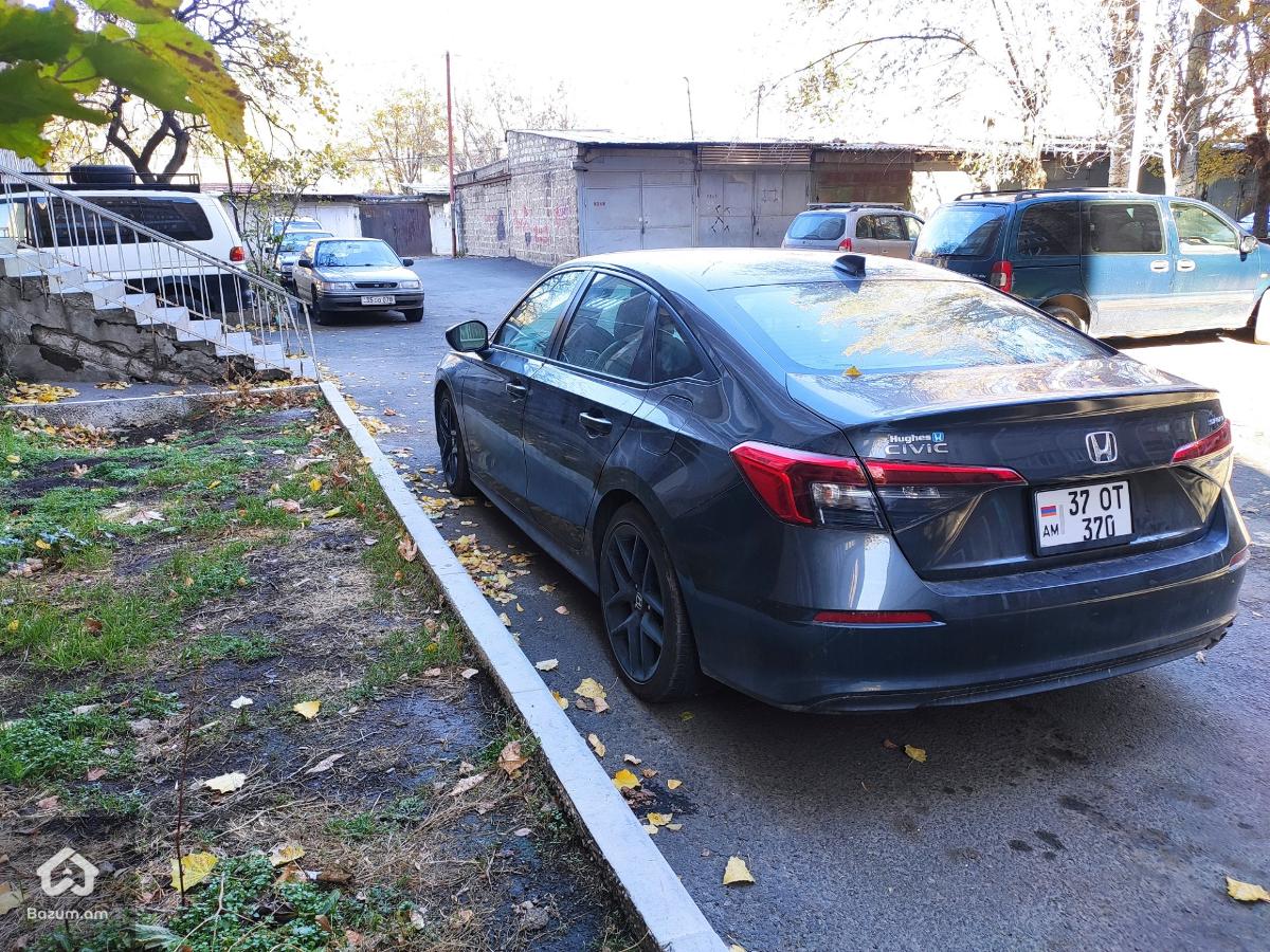 Honda Civic Sport - image 6