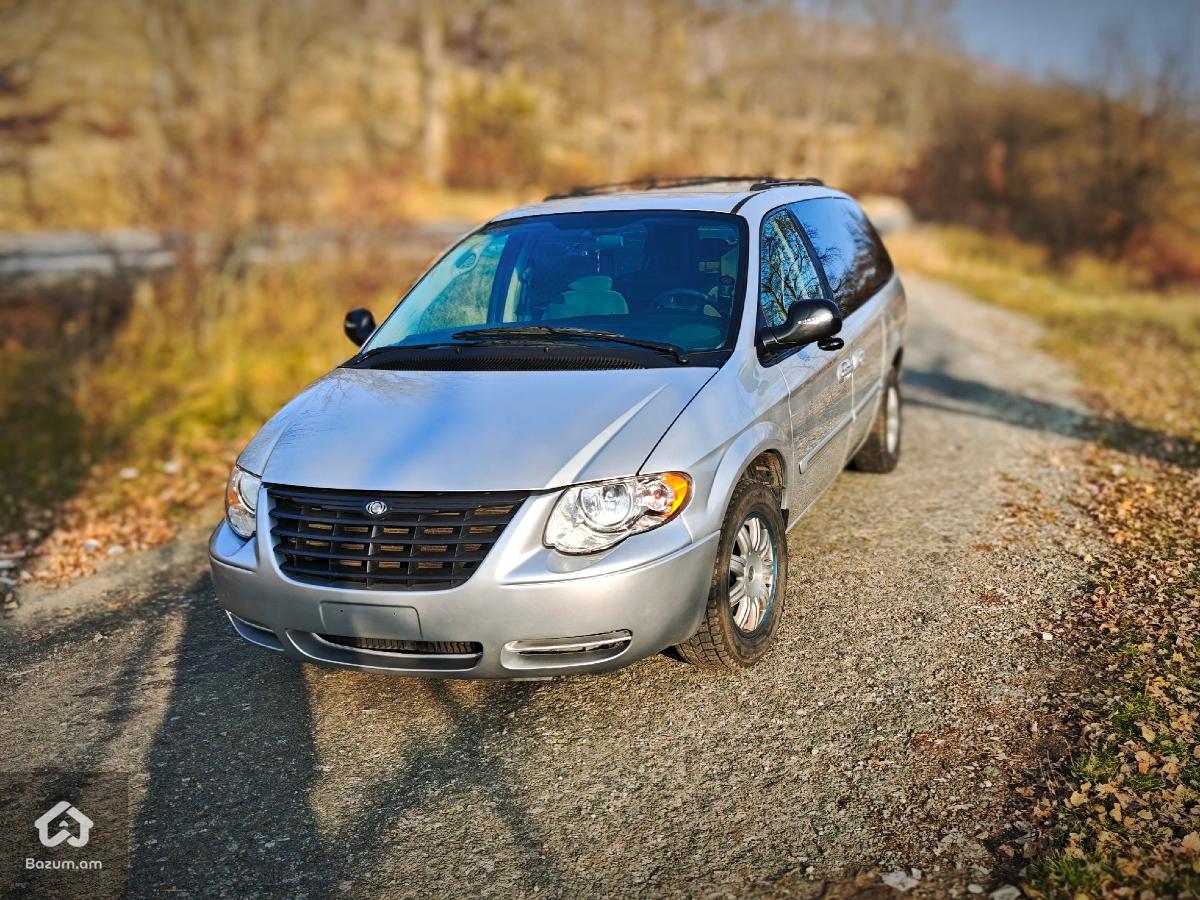 Chrysler Town & Country 2005 Touring Stow'n'go - image 12