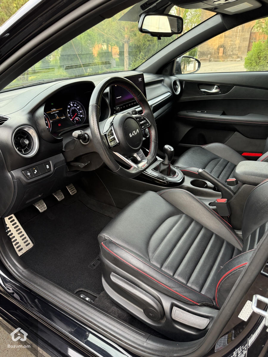 Kia Forte GT - image 7