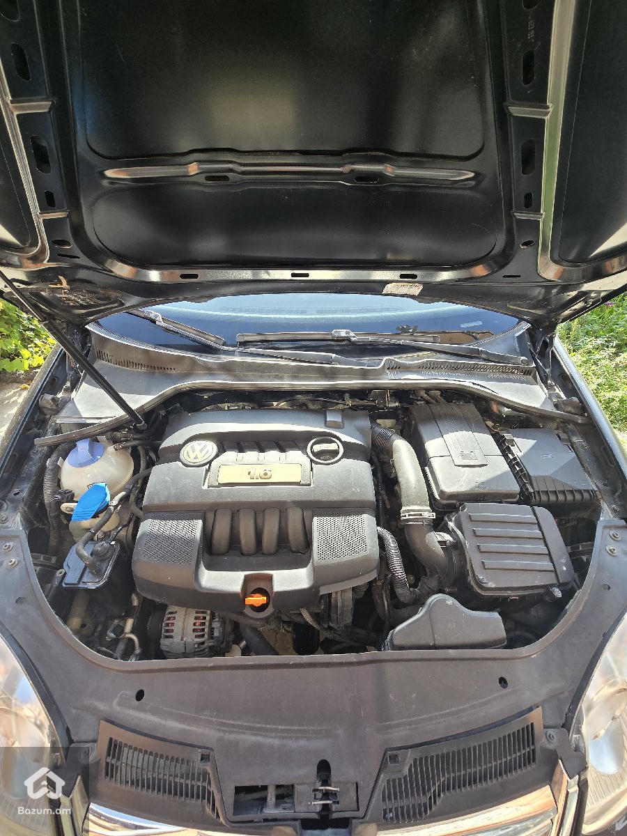 Volkswagen Jetta - image 12