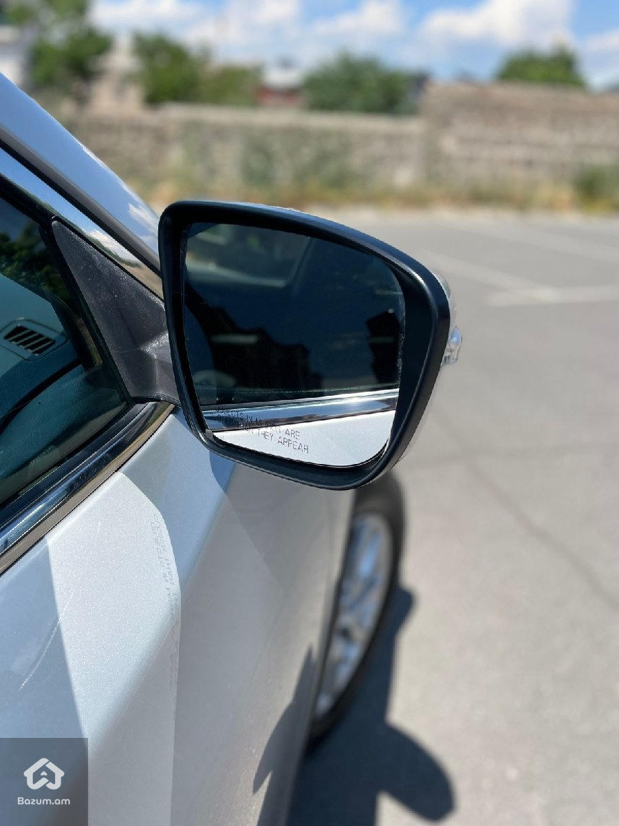 Nissan - image 12