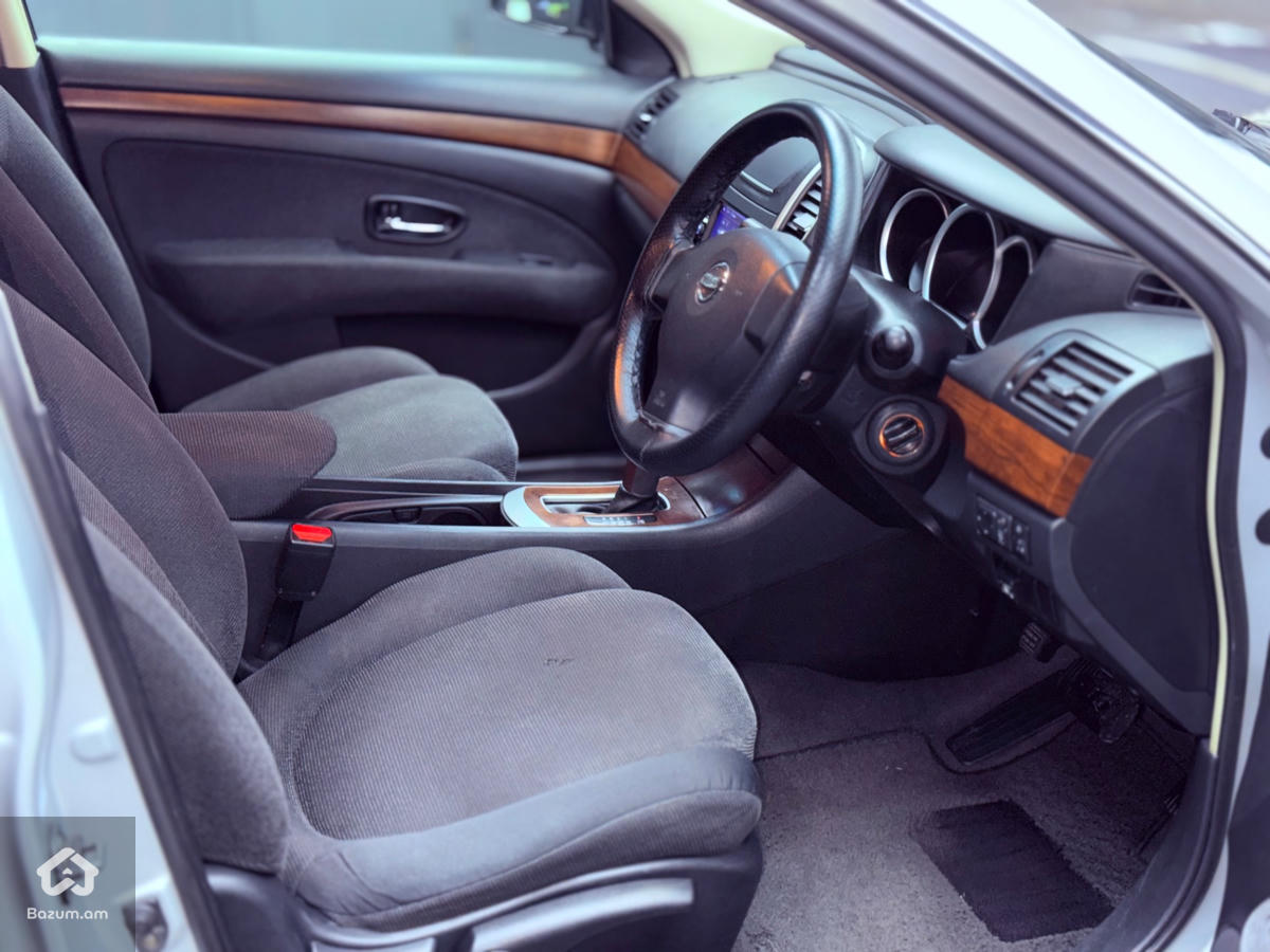 Nissan Bluebird  - image 8