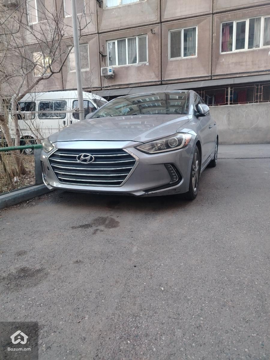 Hyundai Elantra SEL - image 6