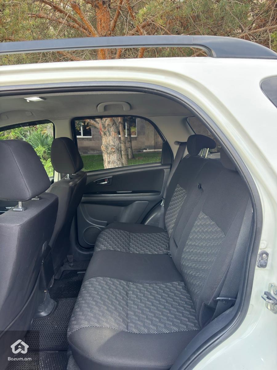 Suzuki SX4 - image 3