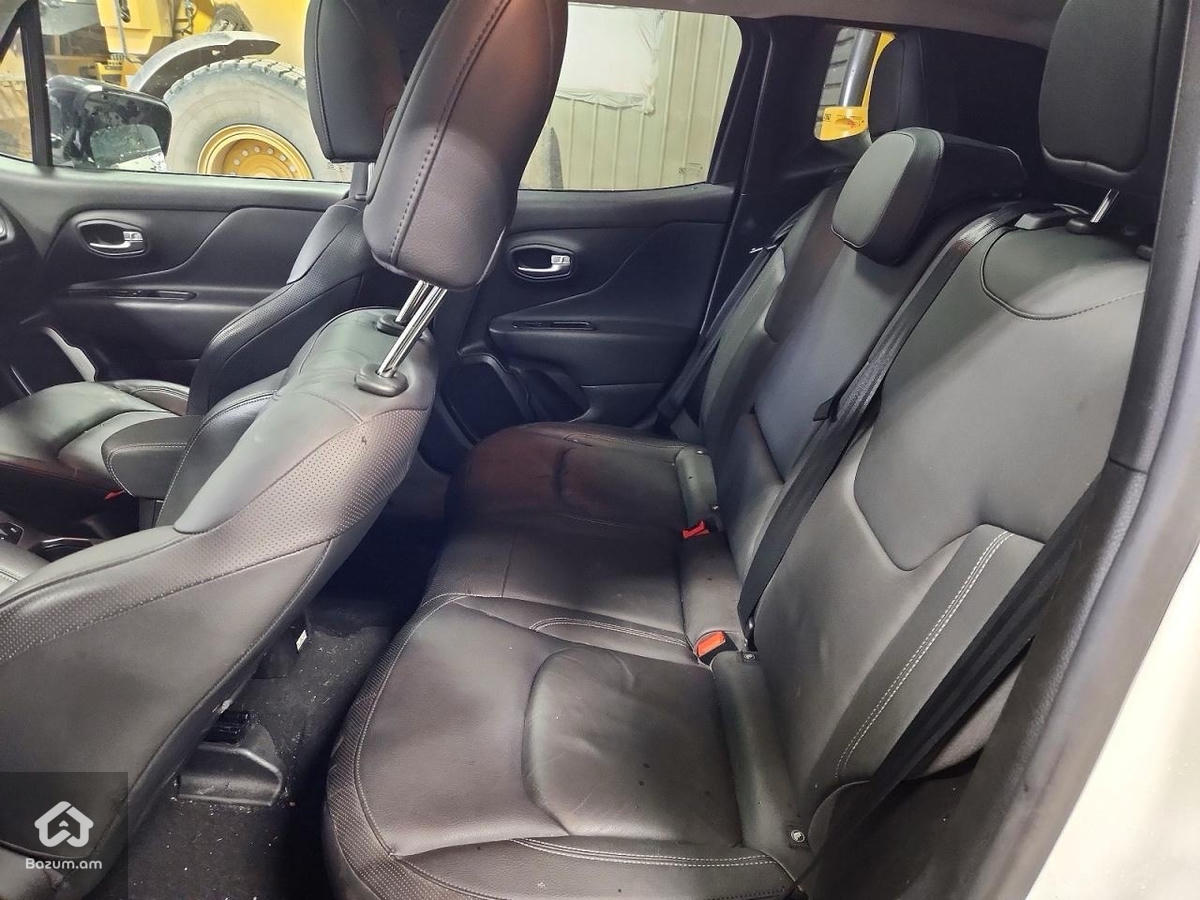 JEEP RENEGADE LIMITED 4x4 1.3T 2022 - image 10