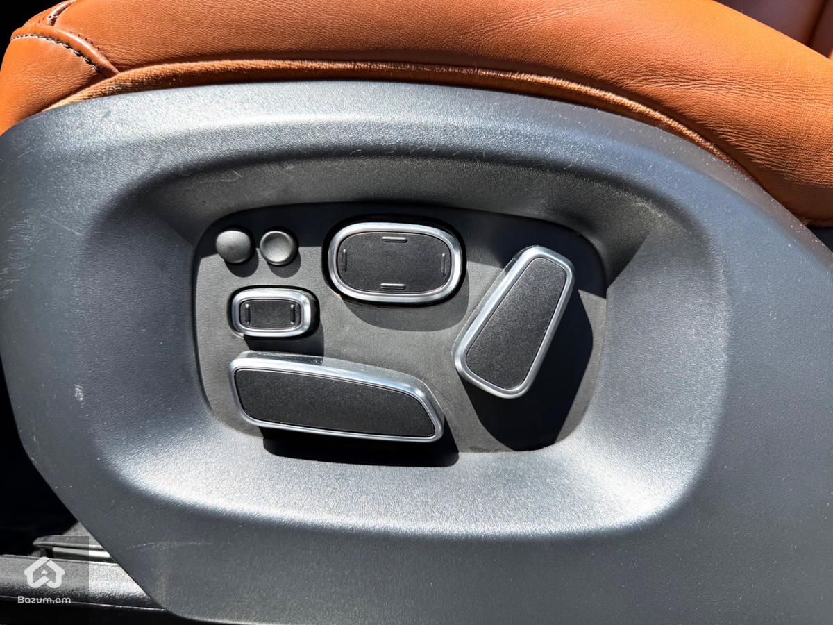 Range Rover Sport - image 17