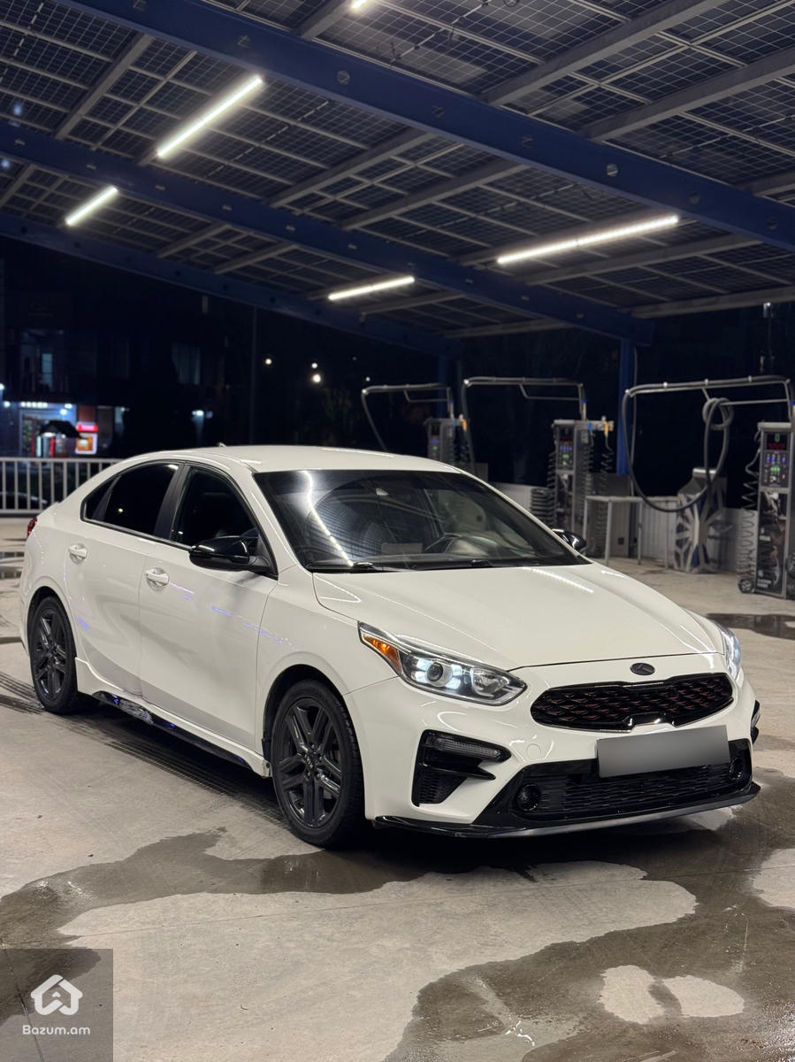Kia Forte - image 5