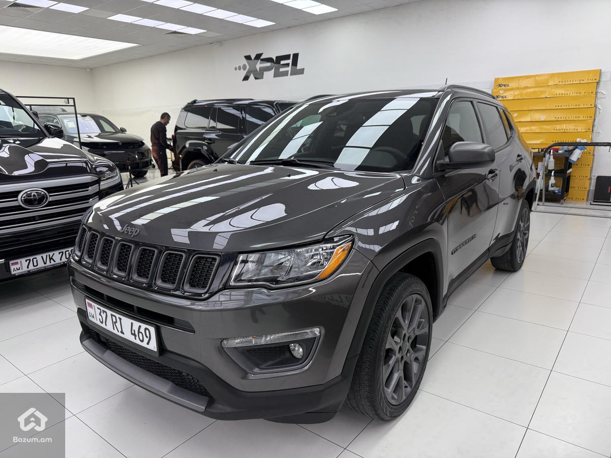 Jeep Compass 80 TH Anniversary 4x4 - image 3