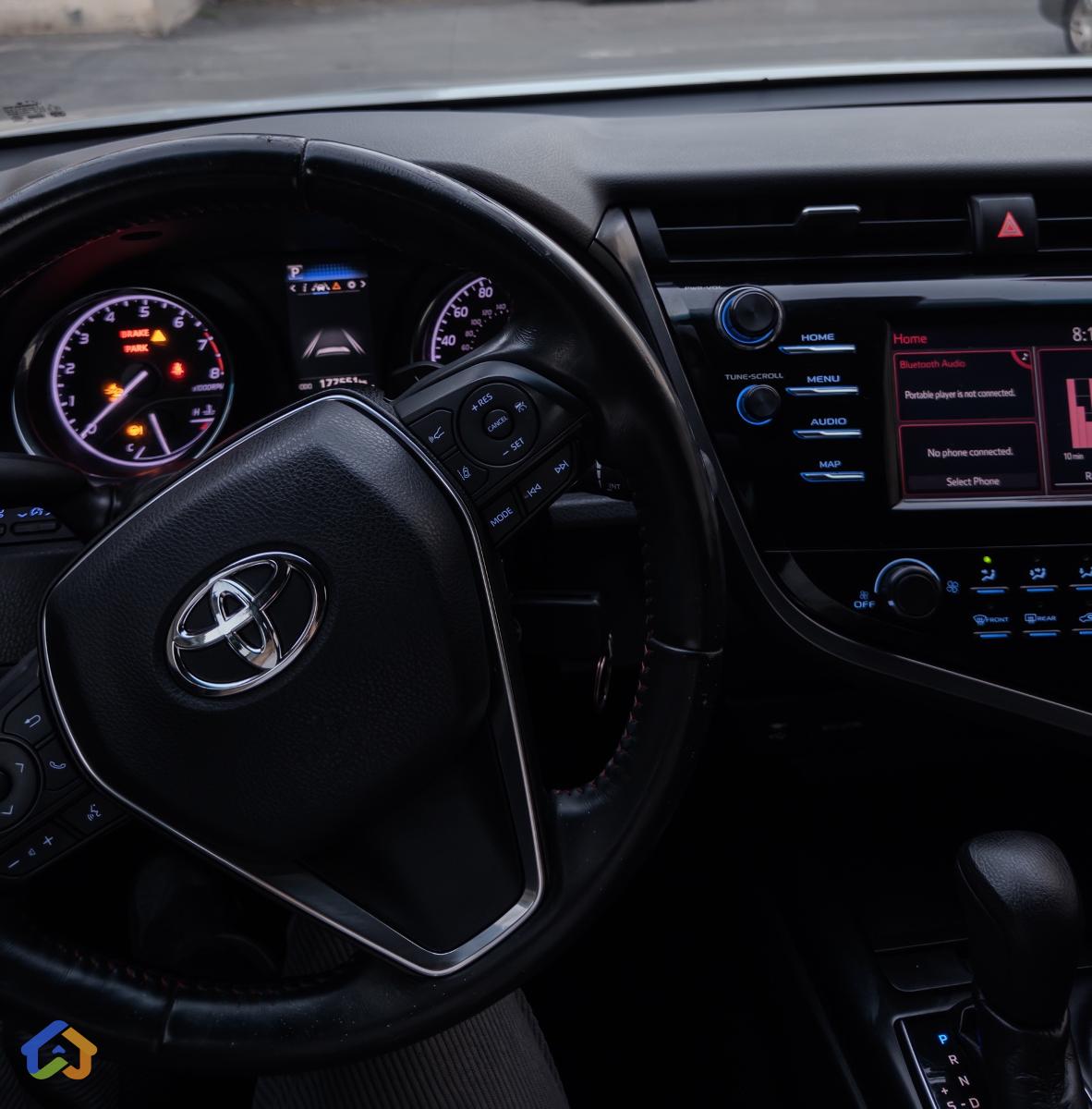 Toyota Camry  - image 7