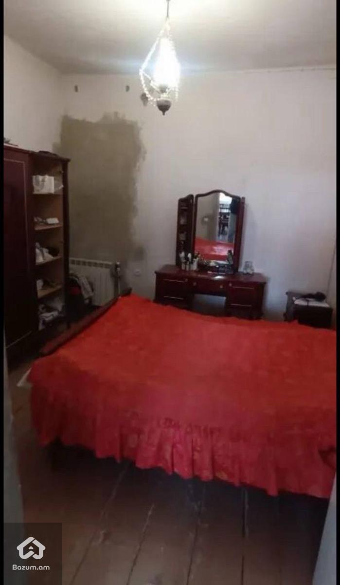 Երկու հարկանի քարե տուն Գրիգոր Զոհրապի փողոցում  - image 14