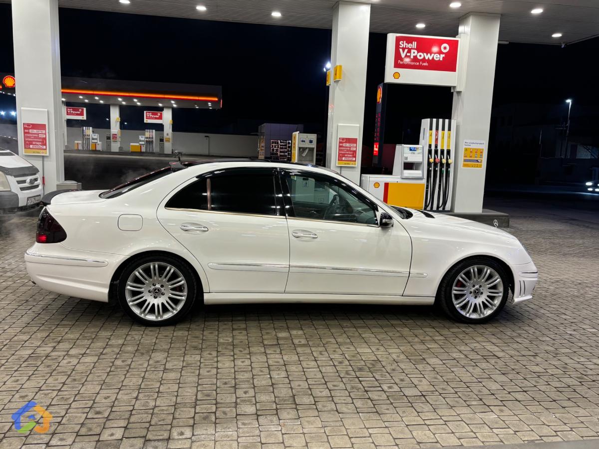 Mercedes e class - image 3