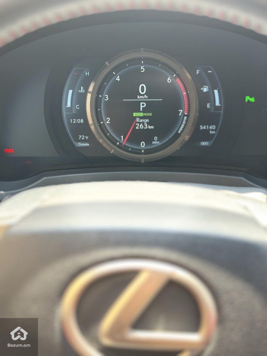 Lexus IS 300 2020 - image 16