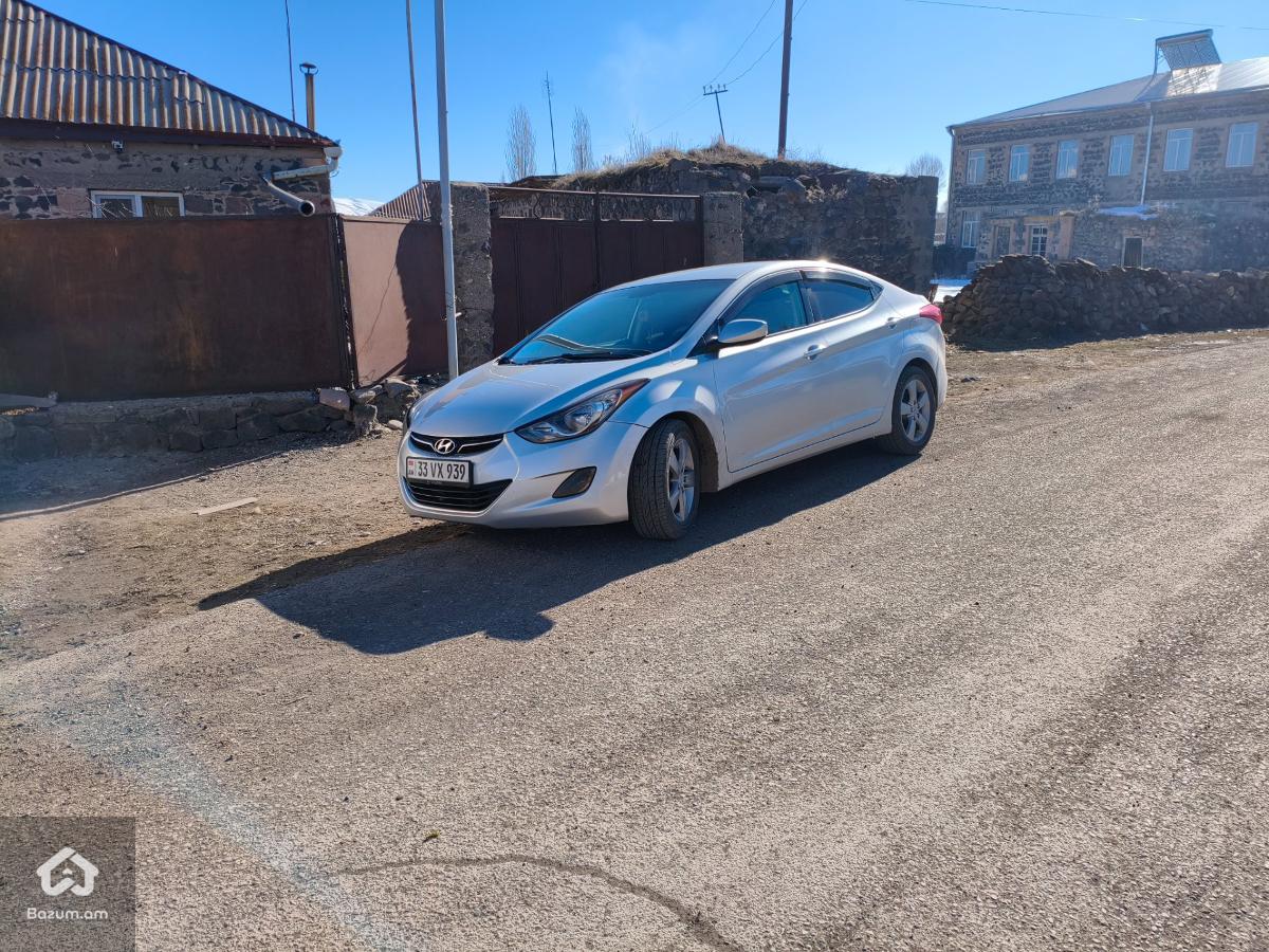 Hyundai Elantra - image 7