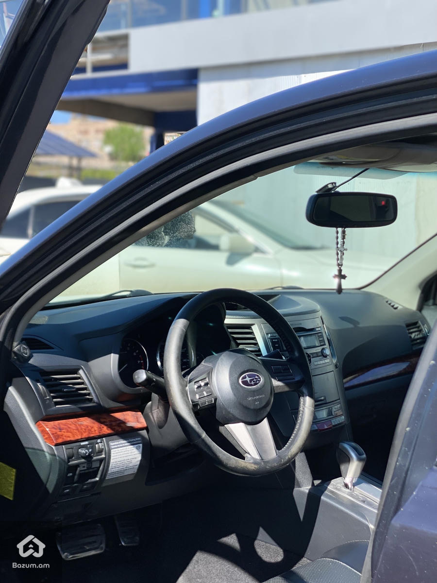 Subaru Legacy Limited - image 5