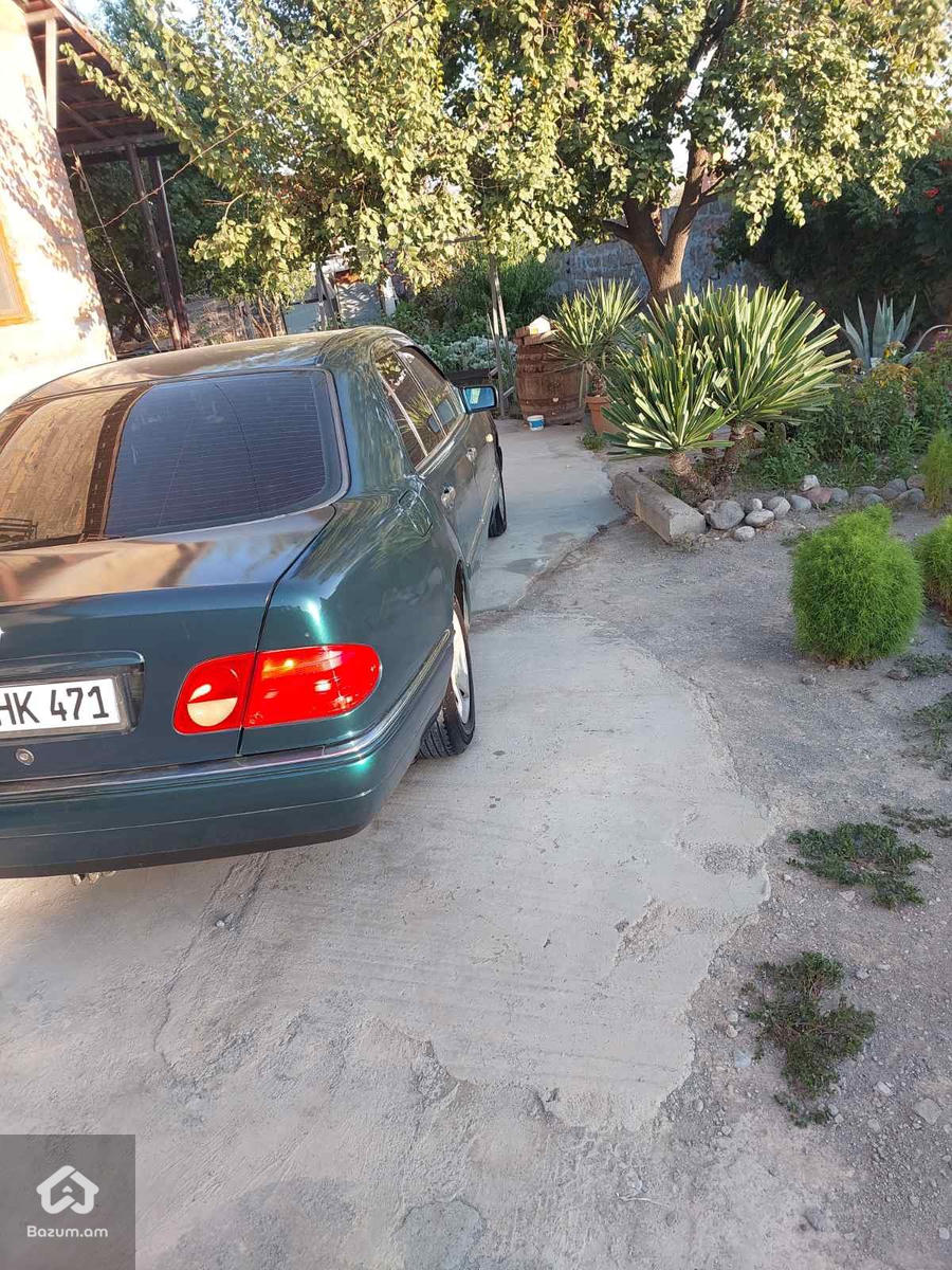 Mercedrs Benz - image 7