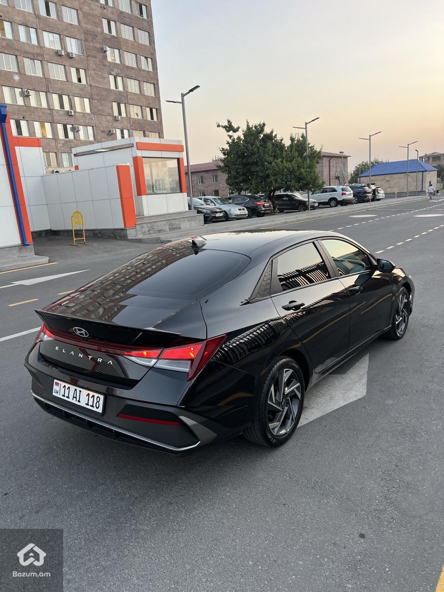 HYUNDAI ELANTRA 2025 - image 9