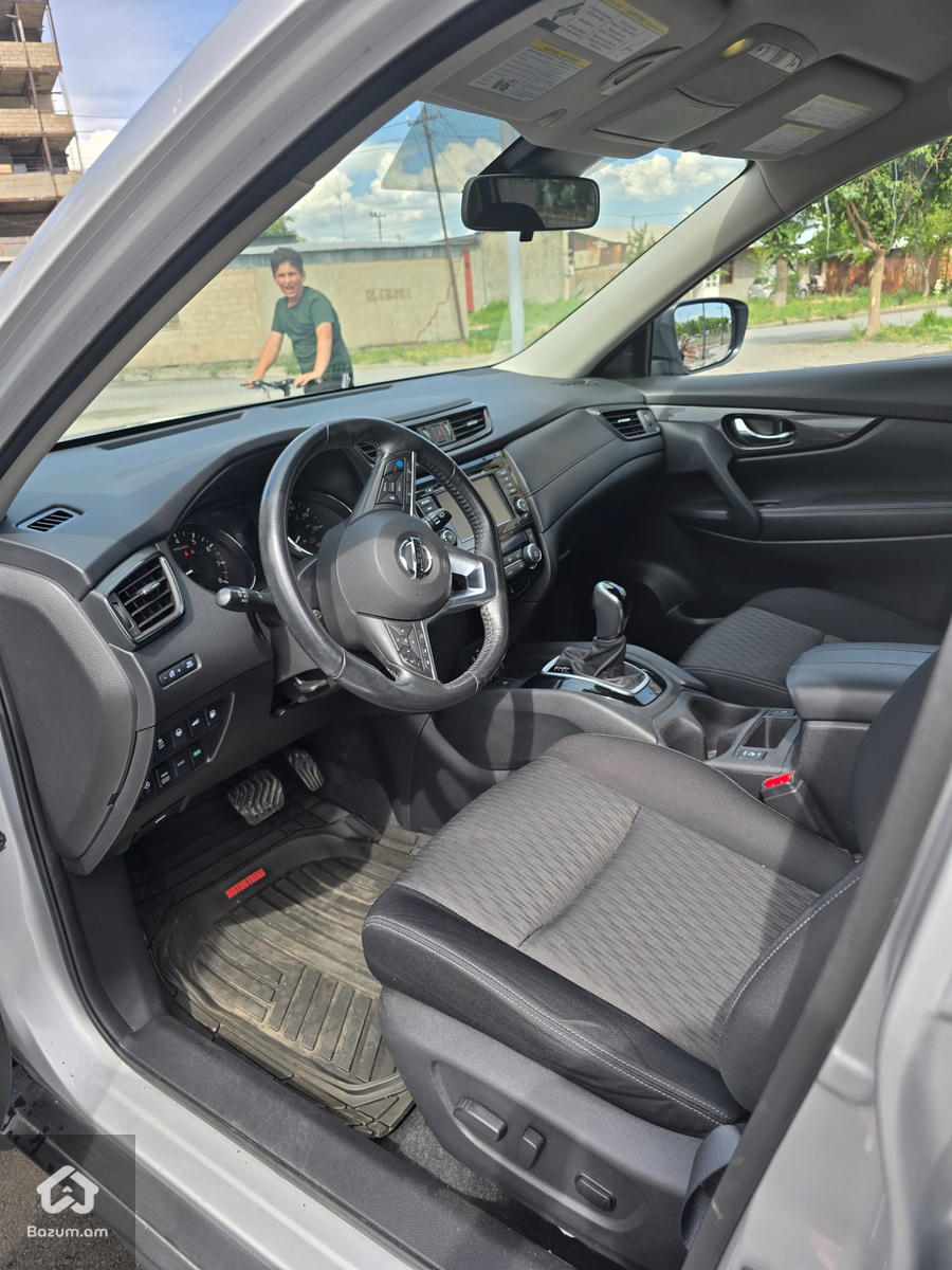 Nissan Rogue - image 5