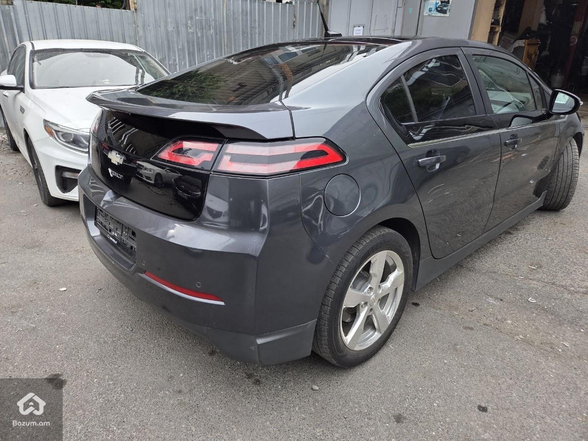 Chevrolet Volt - image 2