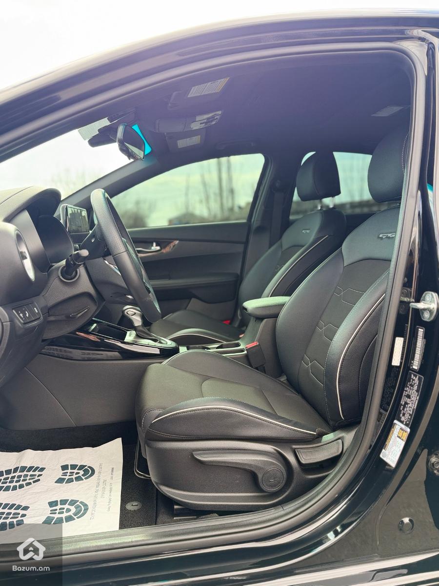 Kia Forte Gt-Line - image 13