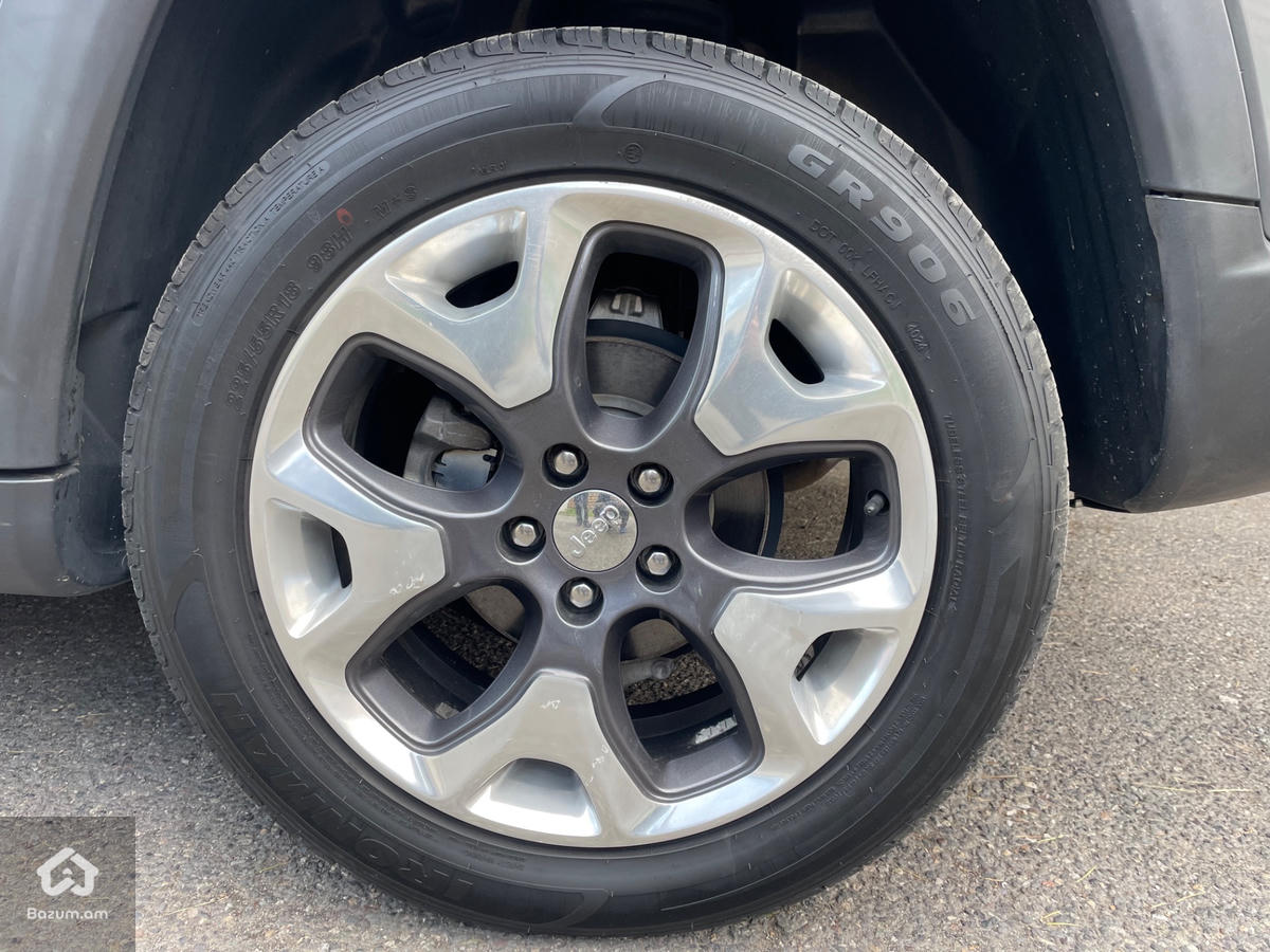 Jeep Compass Limited - image 10