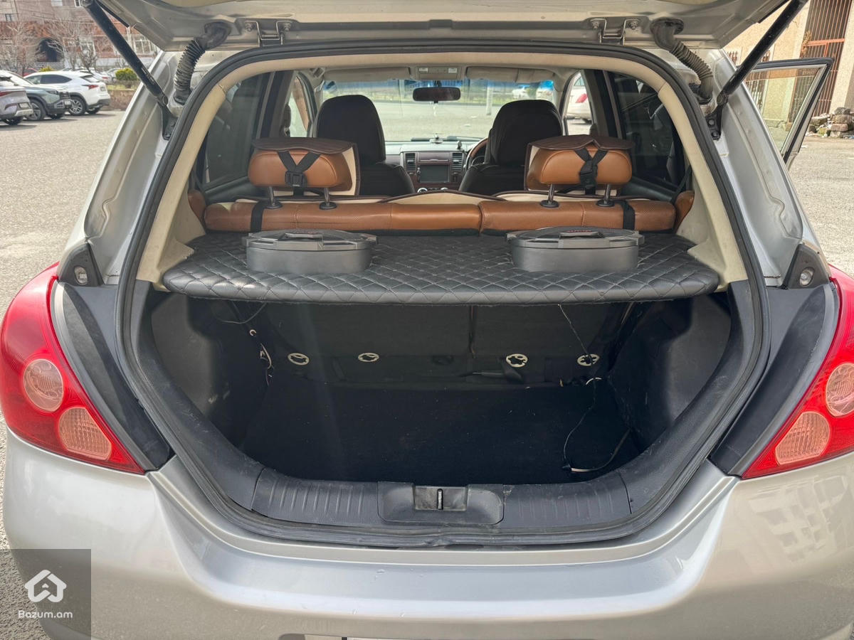 Nissan Tiida Axis - image 11