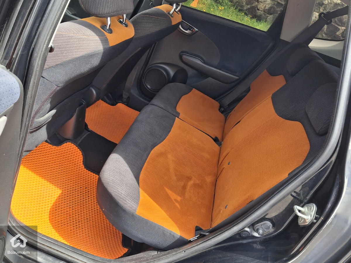 Շտապ Վաճառվում է Honda Fit 2009թիվ - image 7