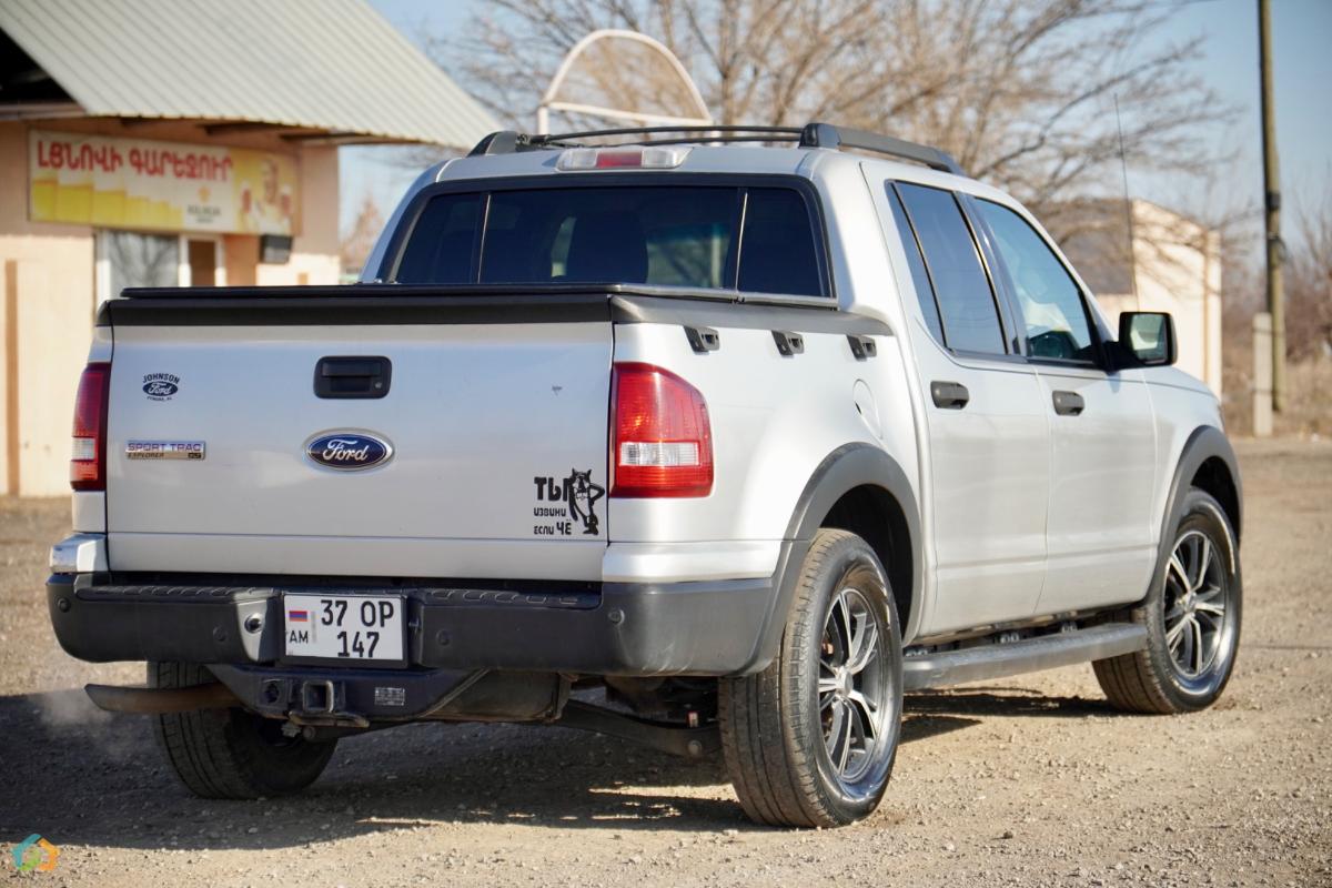 Ford Explorer Pickup Sport Truck - image 7