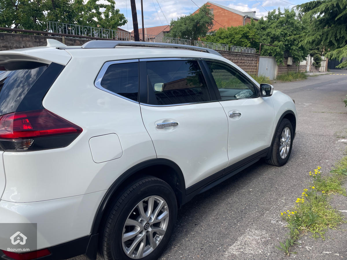 Nissan Rogue Special Edition - image 6