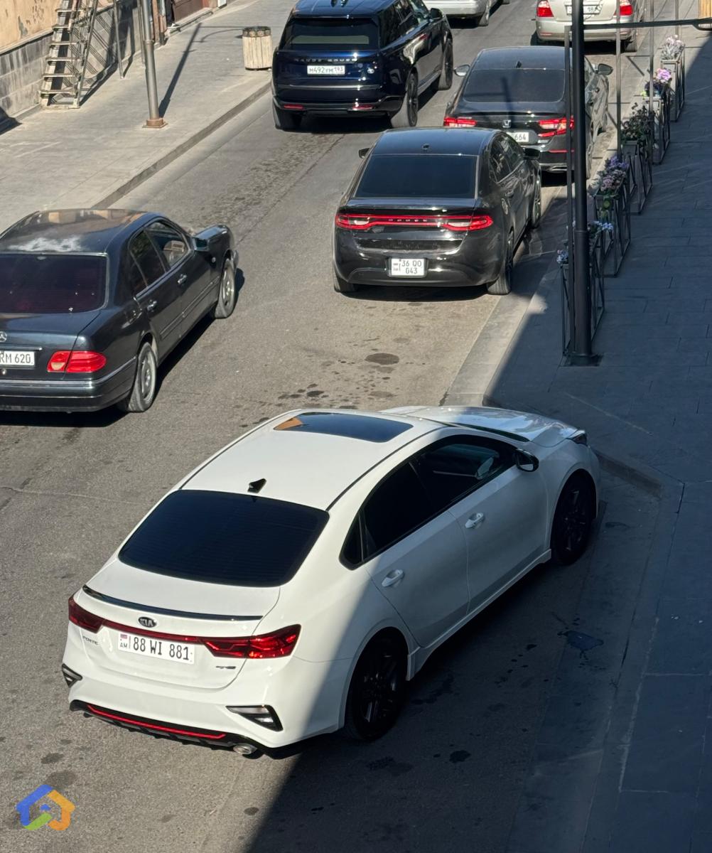 Kia Forte Gt line  - image 9