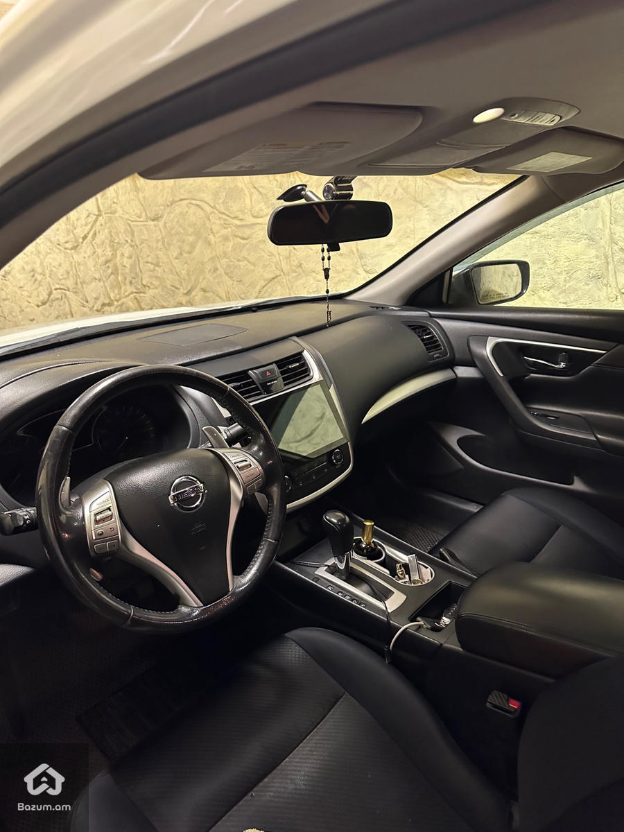 Nissan Altima SR - image 5