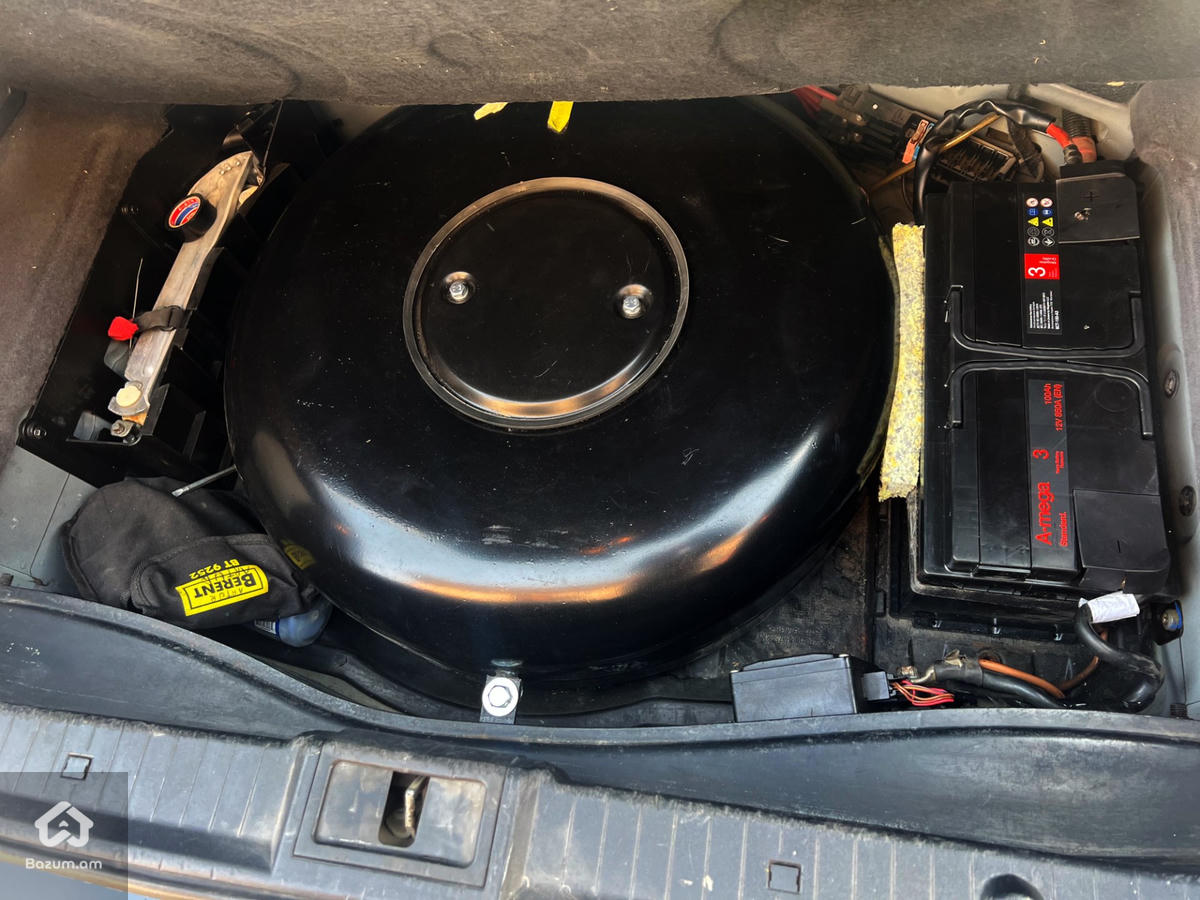 Mersedes e320 - image 7