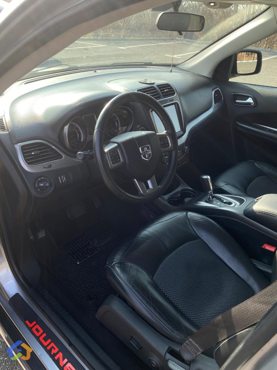 Dodge Journey Crossroad - image 9