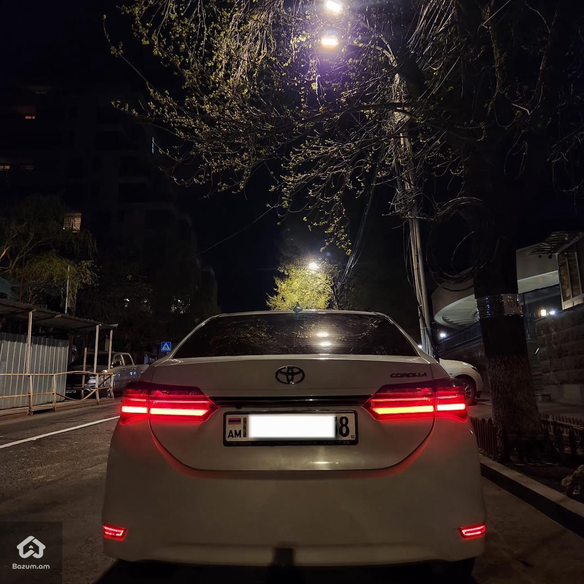 Toyota Corolla - image 2