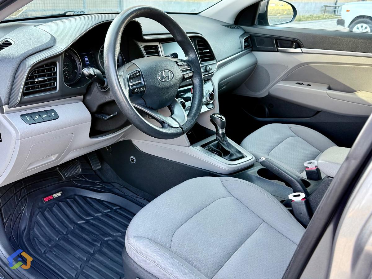 Hyundai Elantra - image 10