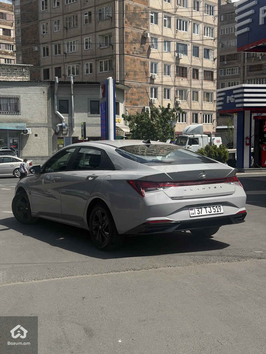 Hyundai Elantra 2022-2021 - image 3