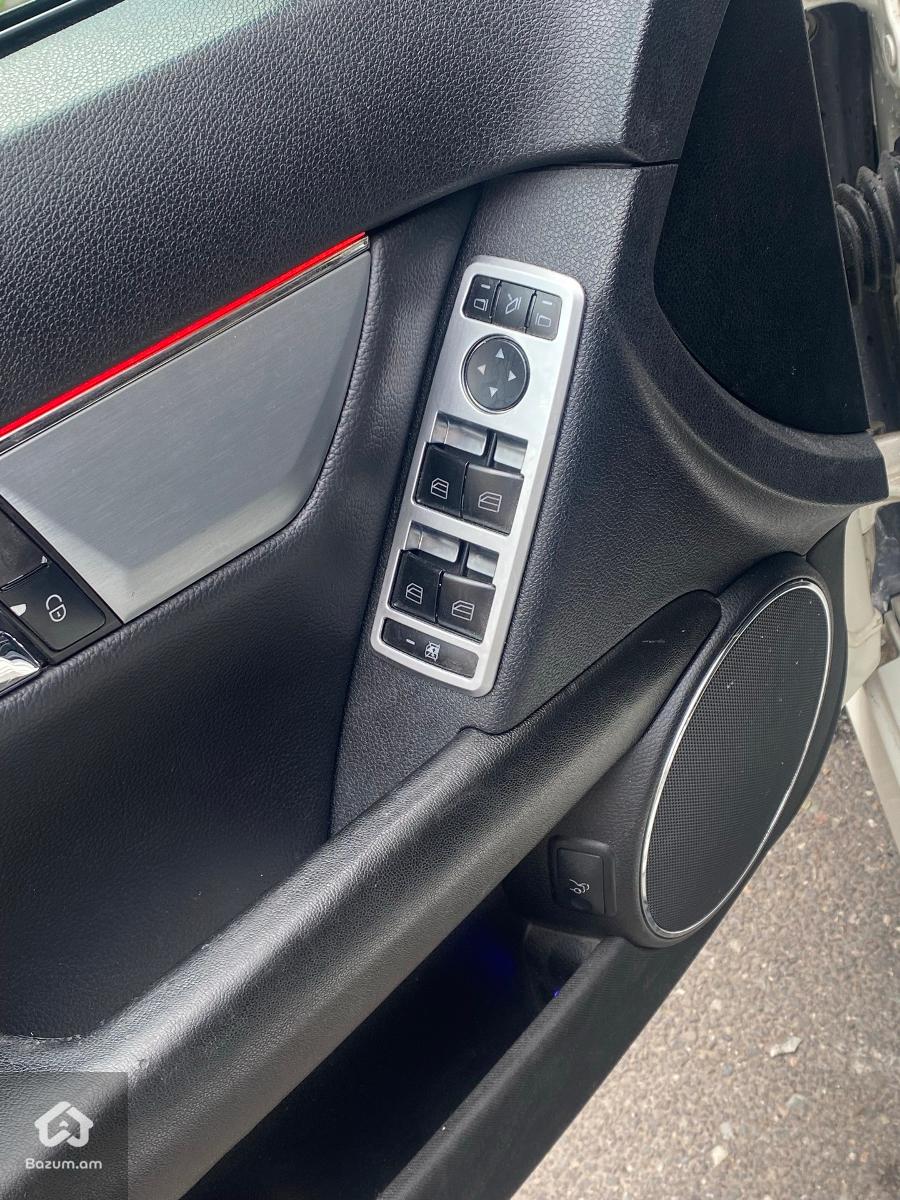 mercedes c300 w204 - image 8