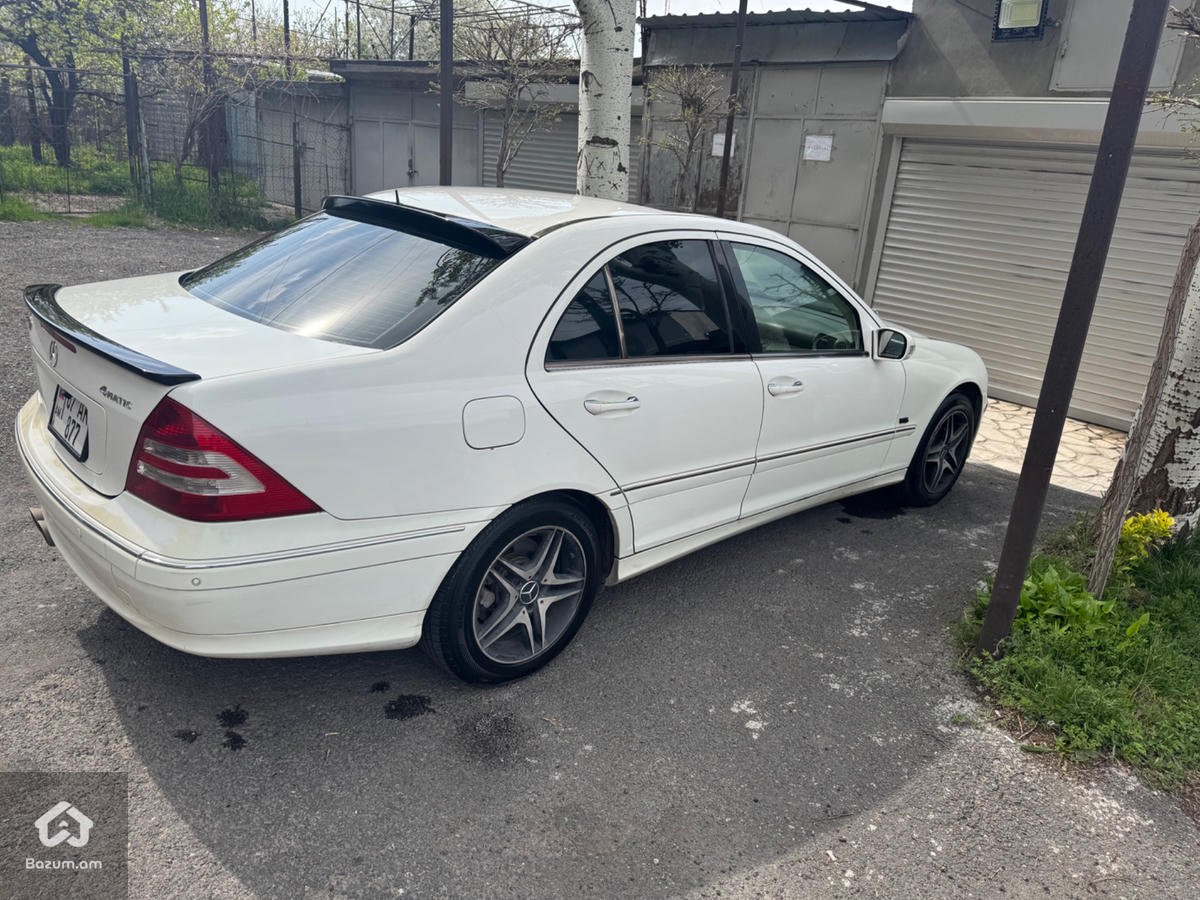 Mercedes Benz C240 - image 6
