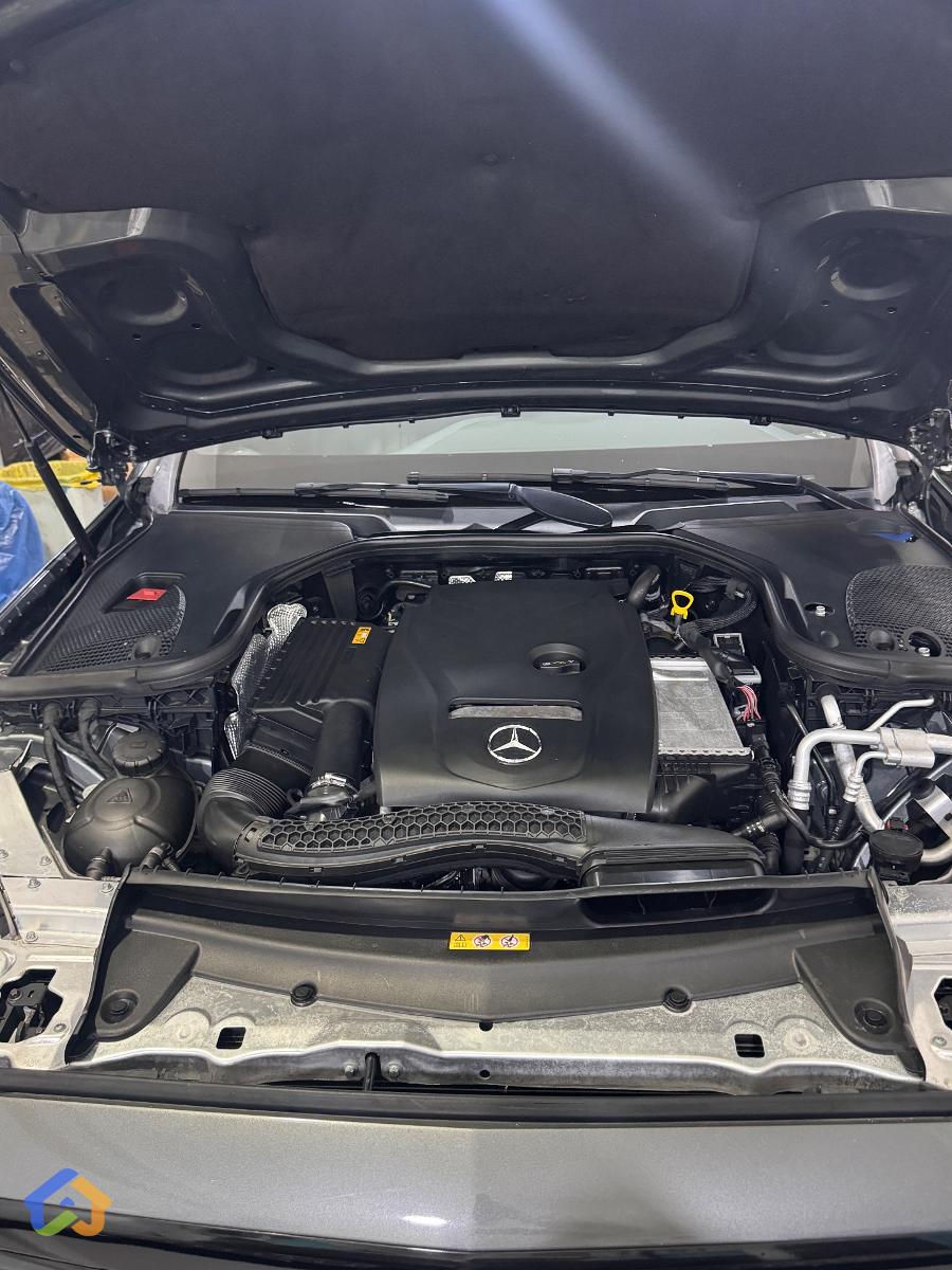 Mercedes E300 - image 14