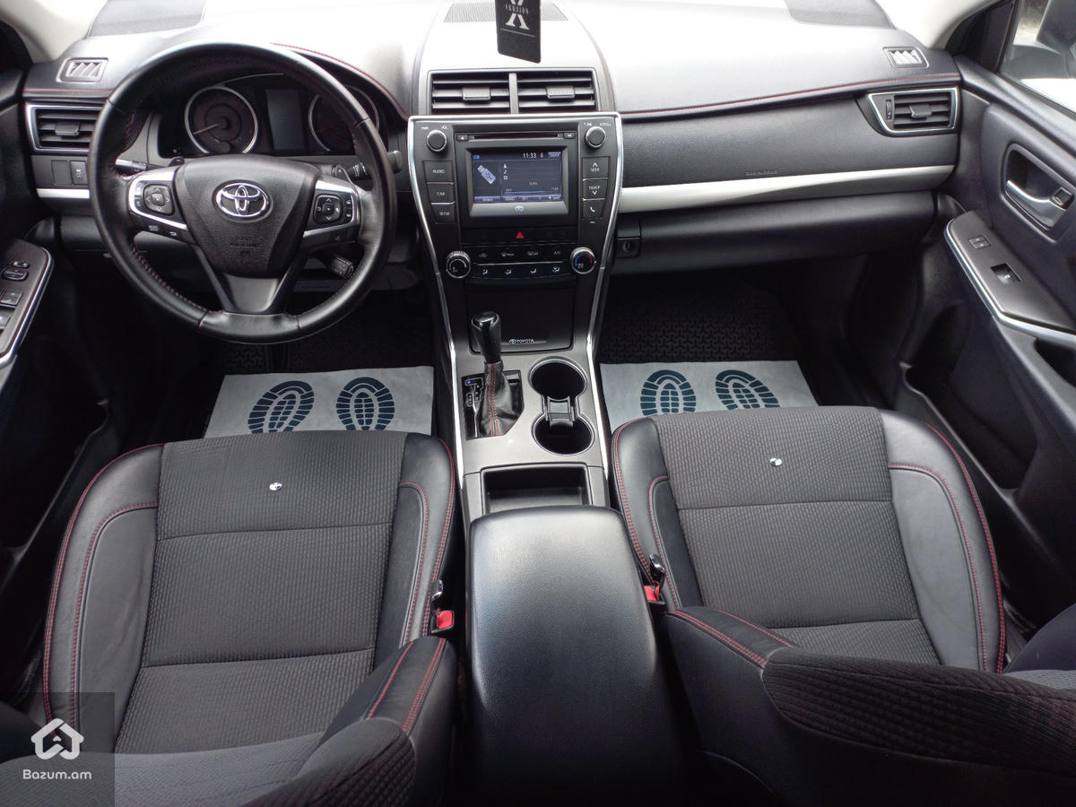 Toyota Camry - image 9