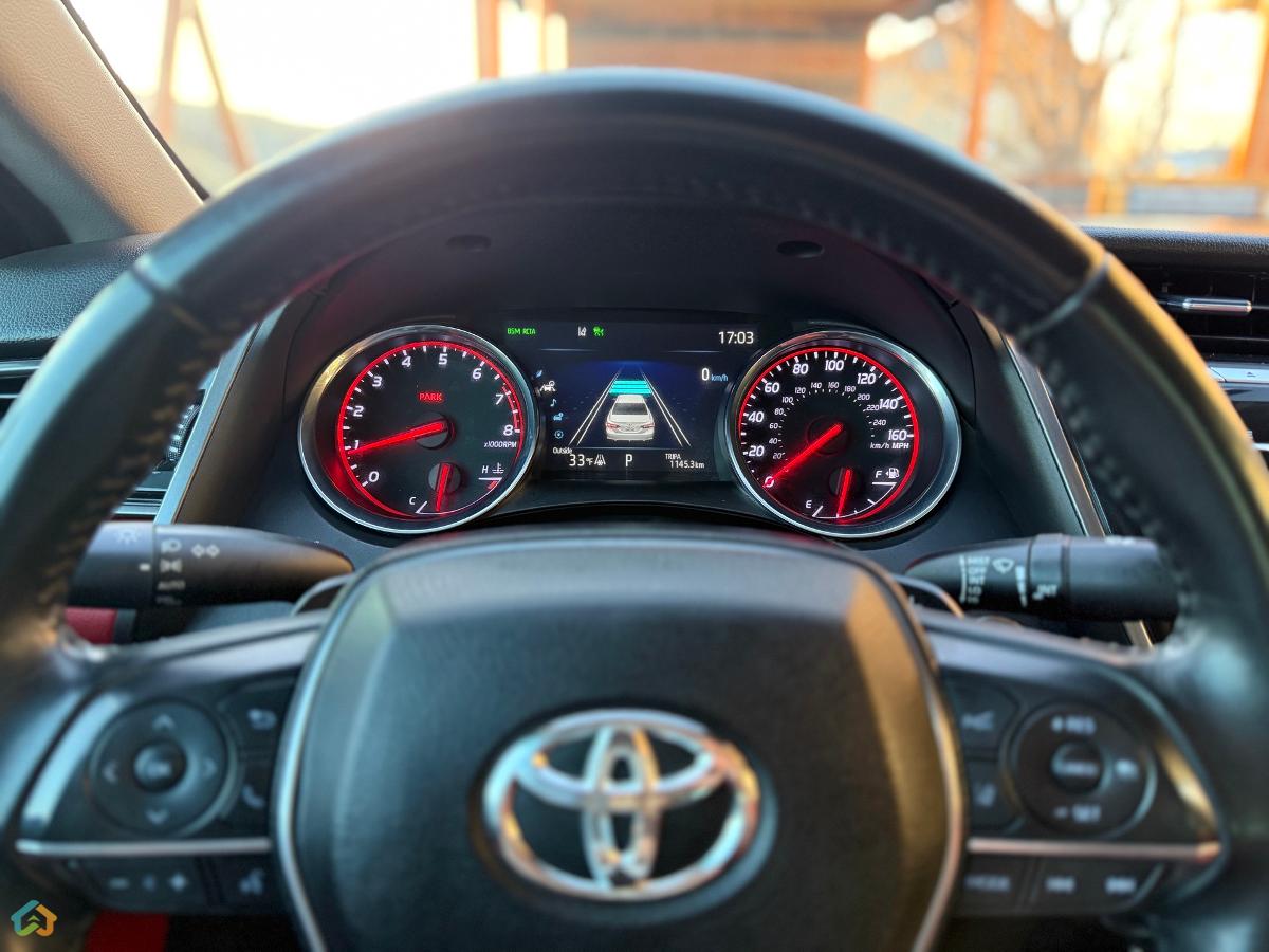 Toyota Camry V70 Xse - image 20