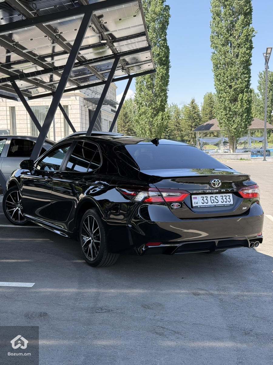 Toyota Camry - image 5